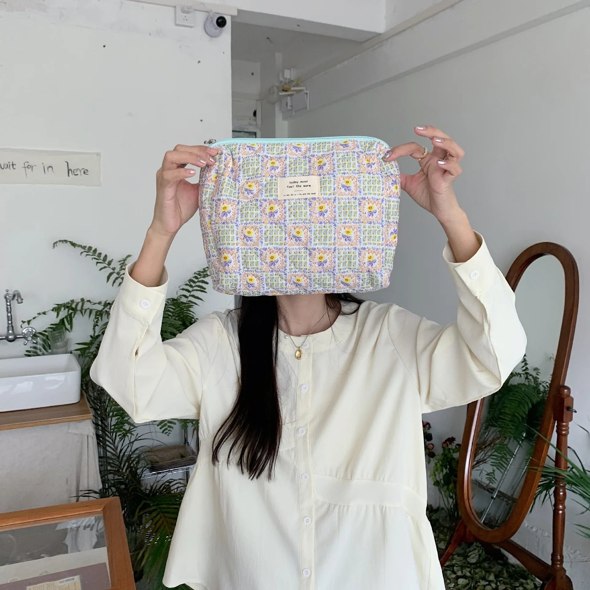 Women’s Travel Cosmetic Bag – Large Capacity Zipper Makeup Pouch