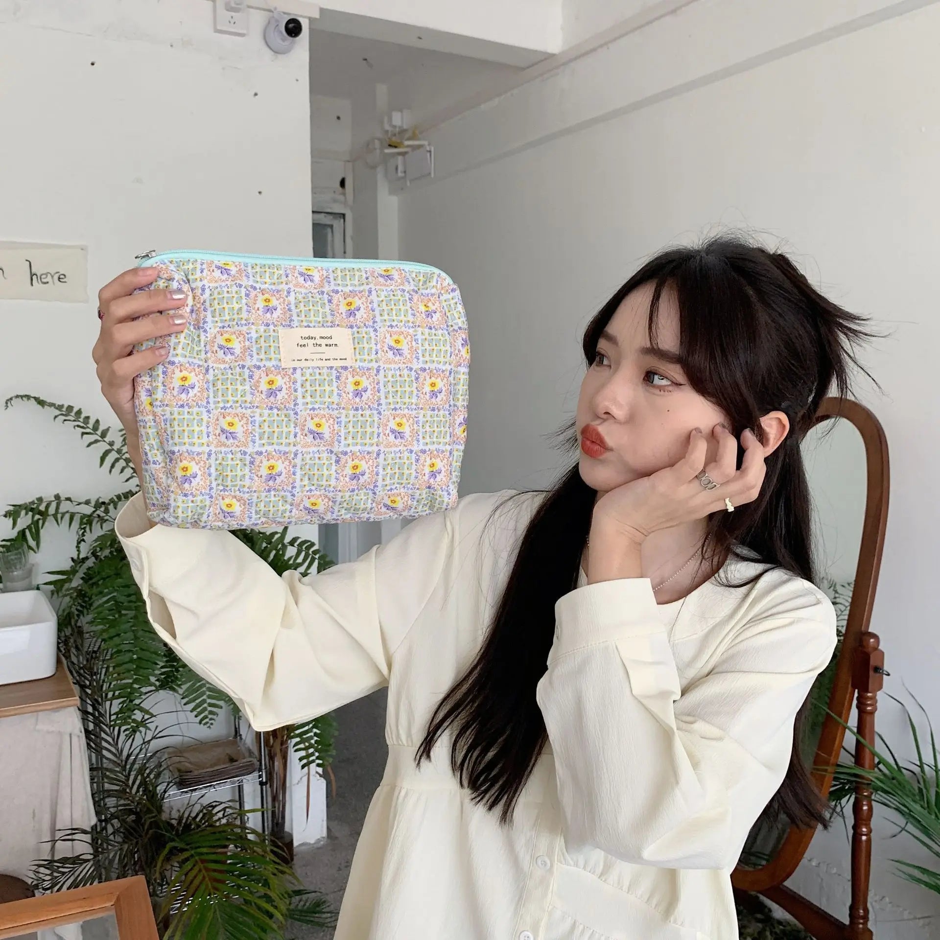 Women’s Travel Cosmetic Bag – Large Capacity Zipper Makeup Pouch