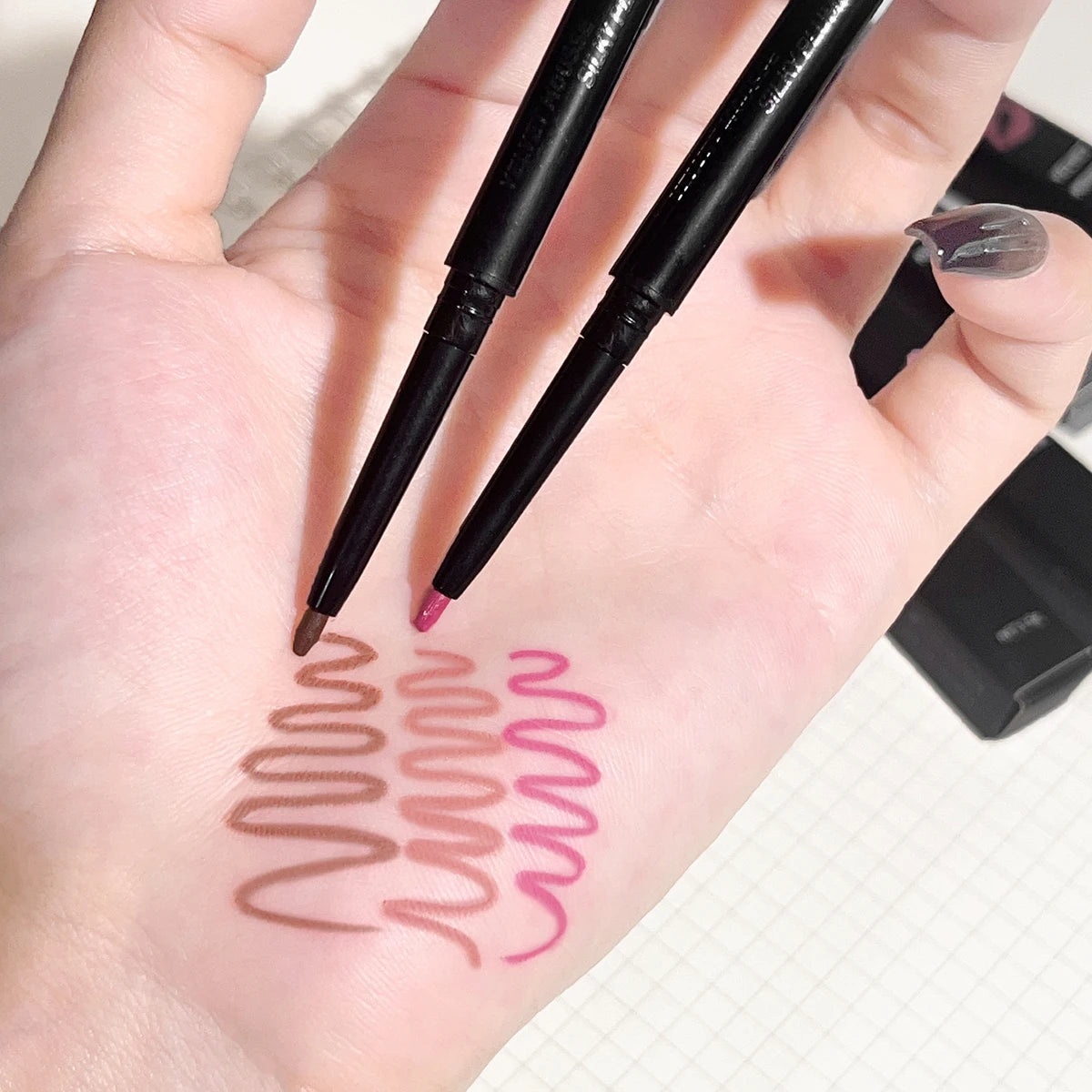 Waterproof Matte Lip Liner – Long-Lasting, Non-Stick, 5 Hydrating Shades